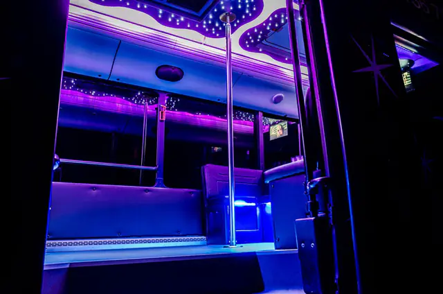 Neoplan partybusz bárpultja